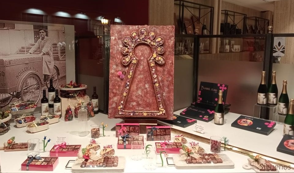 imagen de la Virgen del Pilar de chocolate